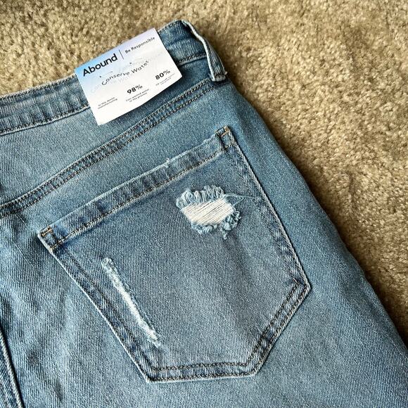 NWT Abound Mom Jean Button-Fly Light Stone Wash Distressed 90s Jeans Size 29 - Picture 13 of 16